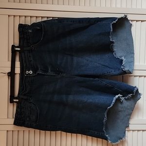 Ashley Stewart Distressed Bermuda Jean shorts Women's Plus Size 22